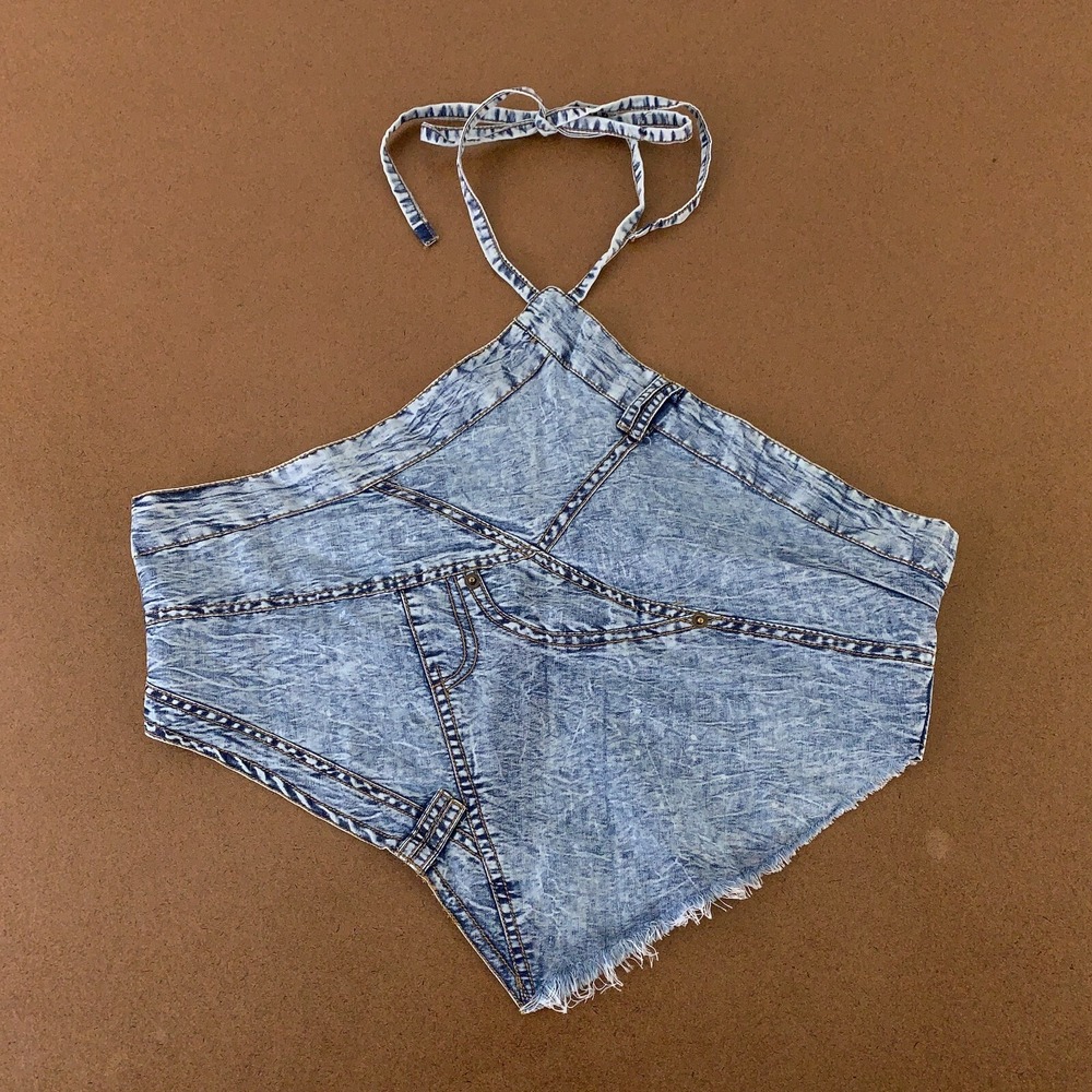 Thread Story Juniors Size XL Light Wash Denim Pointed Hem Halter Crop Top NWT